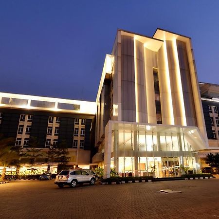 Yasmin Hotel Karawaci Tangerang Kültér fotó