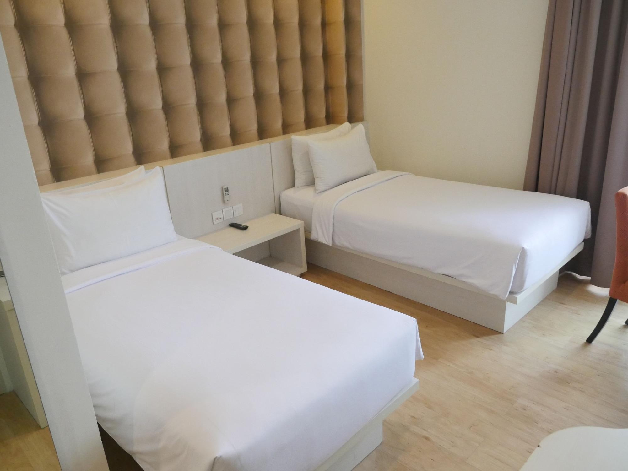 Yasmin Hotel Karawaci Tangerang Kültér fotó
