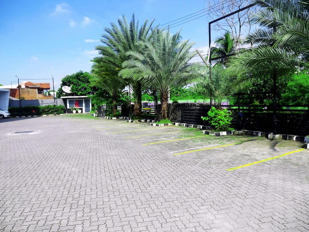 Yasmin Hotel Karawaci Tangerang Kültér fotó
