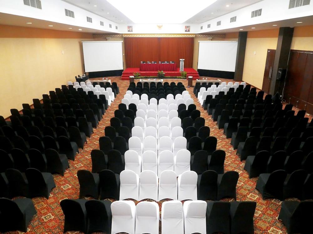 Yasmin Hotel Karawaci Tangerang Kültér fotó