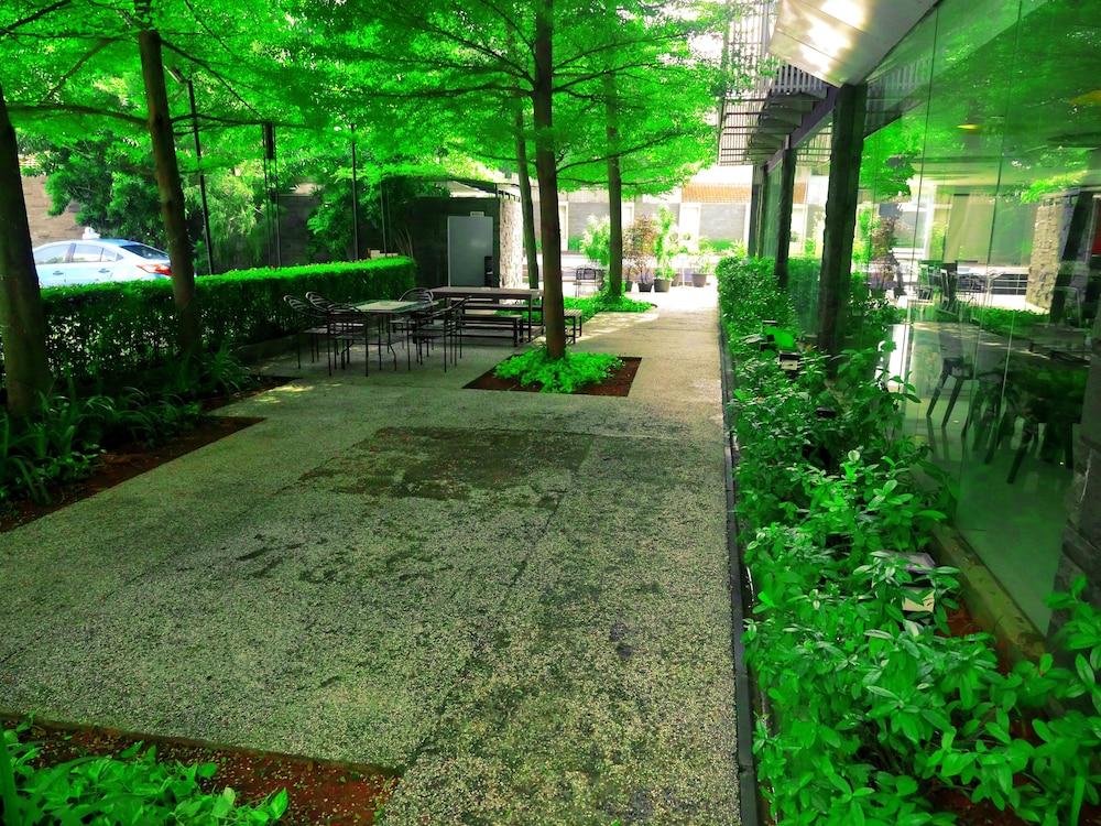 Yasmin Hotel Karawaci Tangerang Kültér fotó