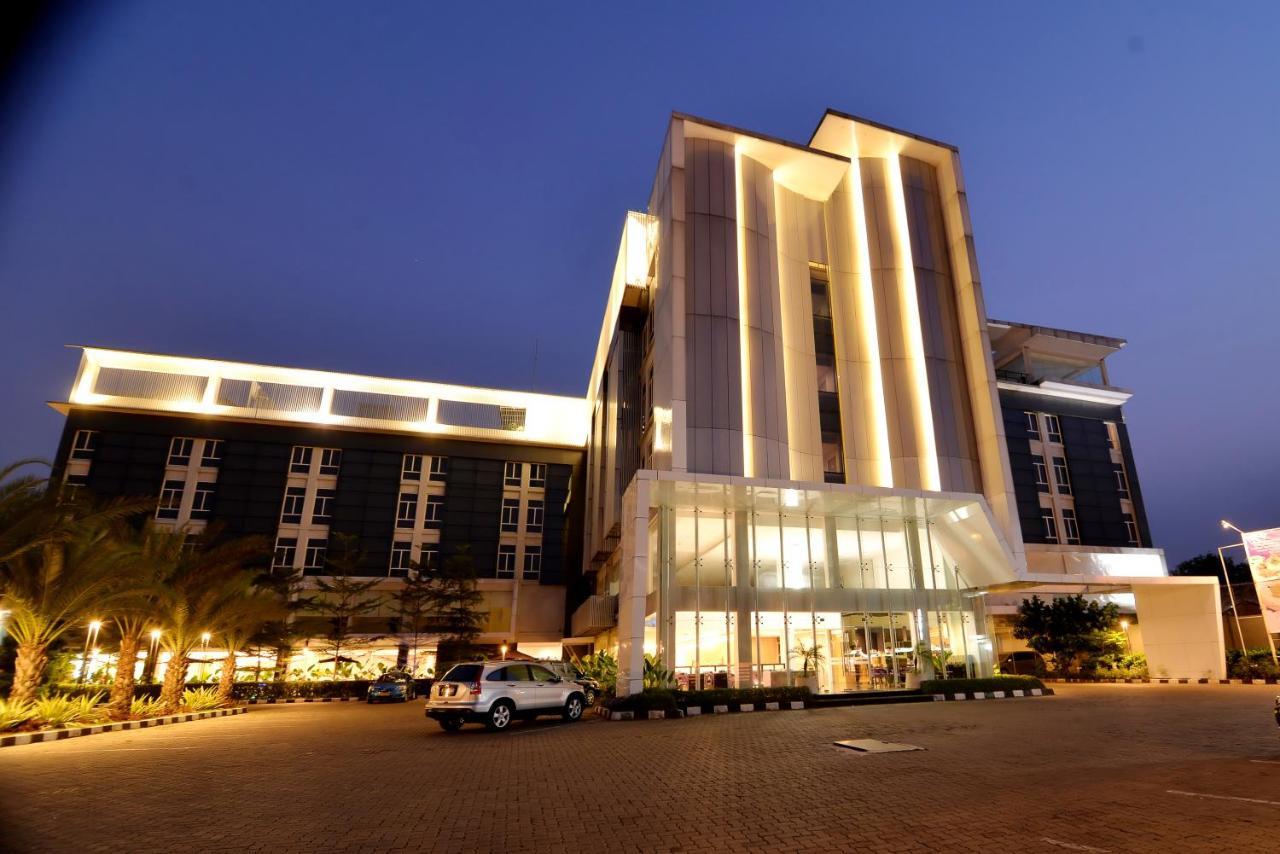 Yasmin Hotel Karawaci Tangerang Kültér fotó
