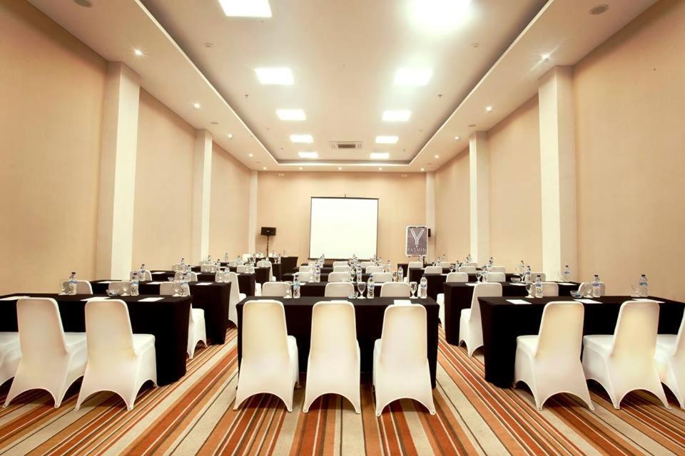Yasmin Hotel Karawaci Tangerang Kültér fotó