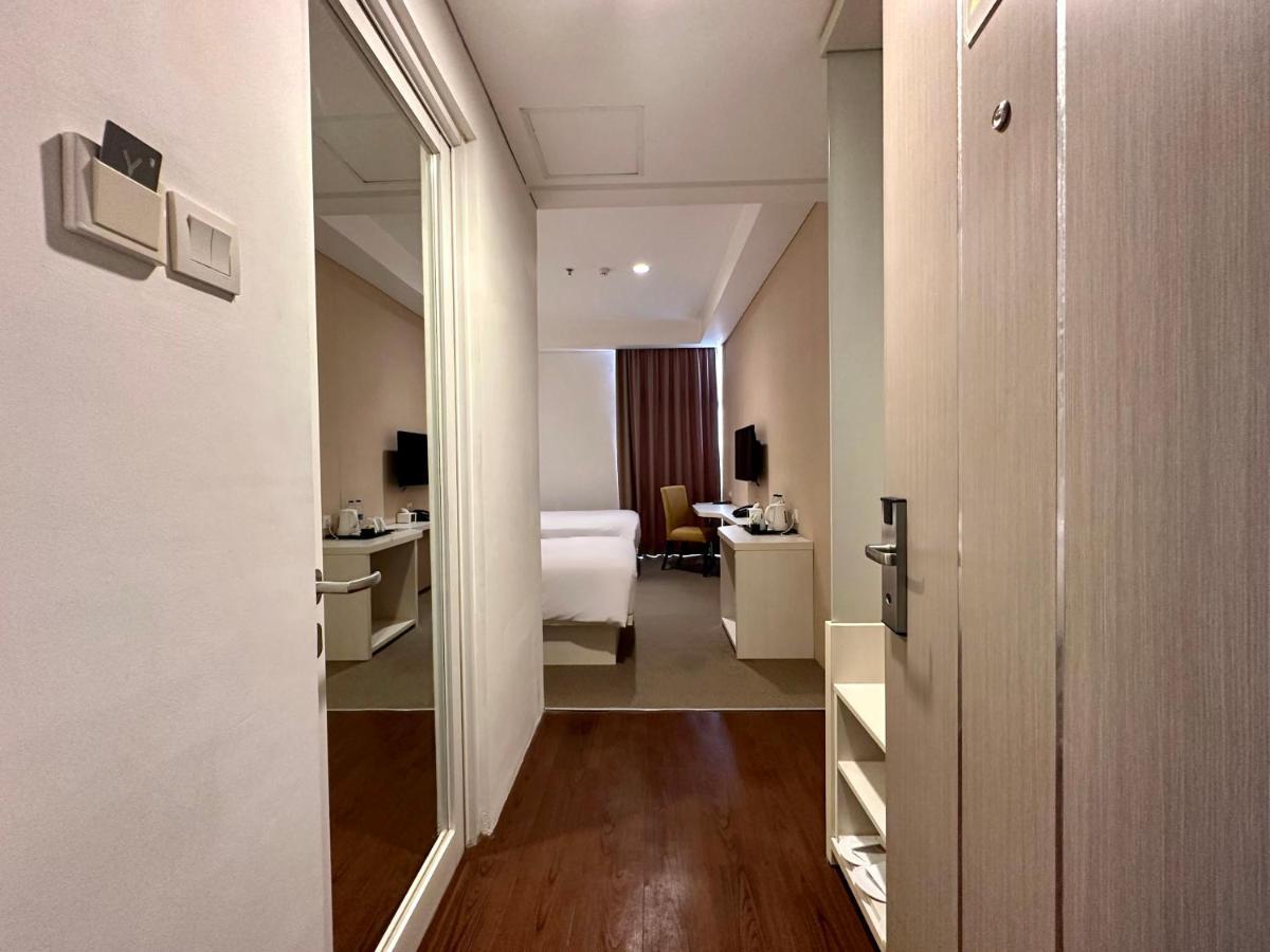 Yasmin Hotel Karawaci Tangerang Kültér fotó