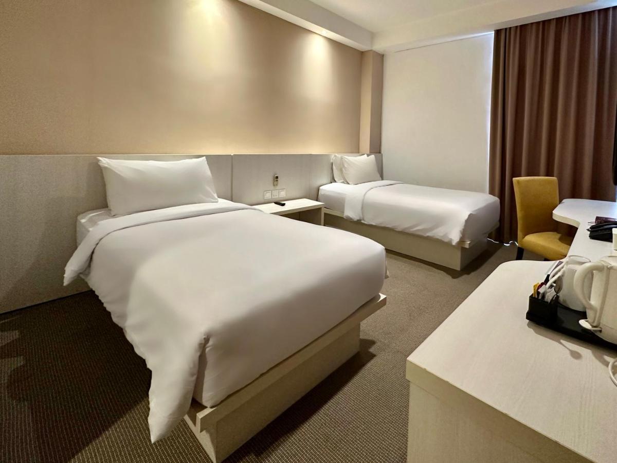 Yasmin Hotel Karawaci Tangerang Kültér fotó