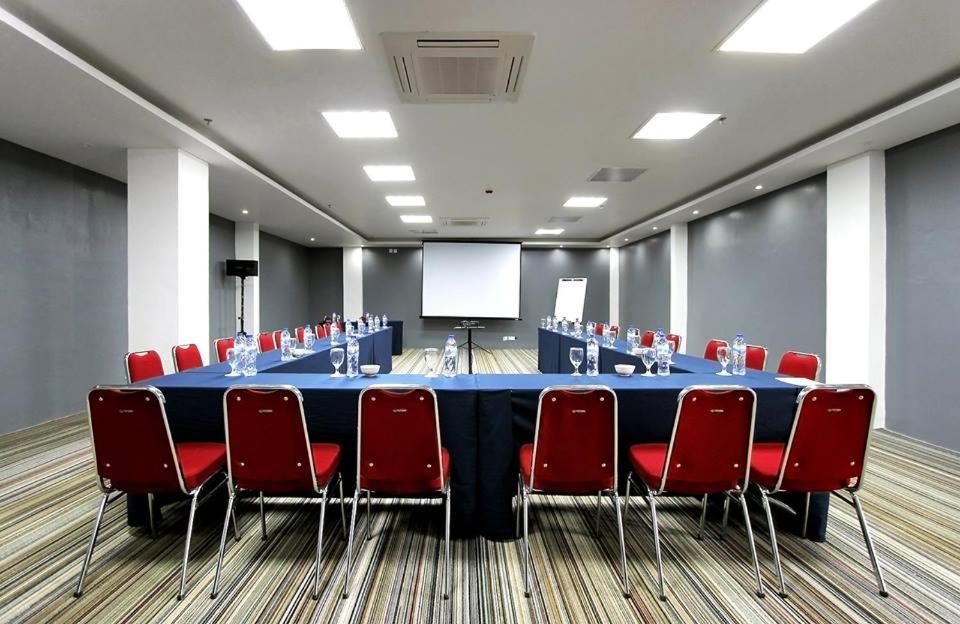 Yasmin Hotel Karawaci Tangerang Kültér fotó