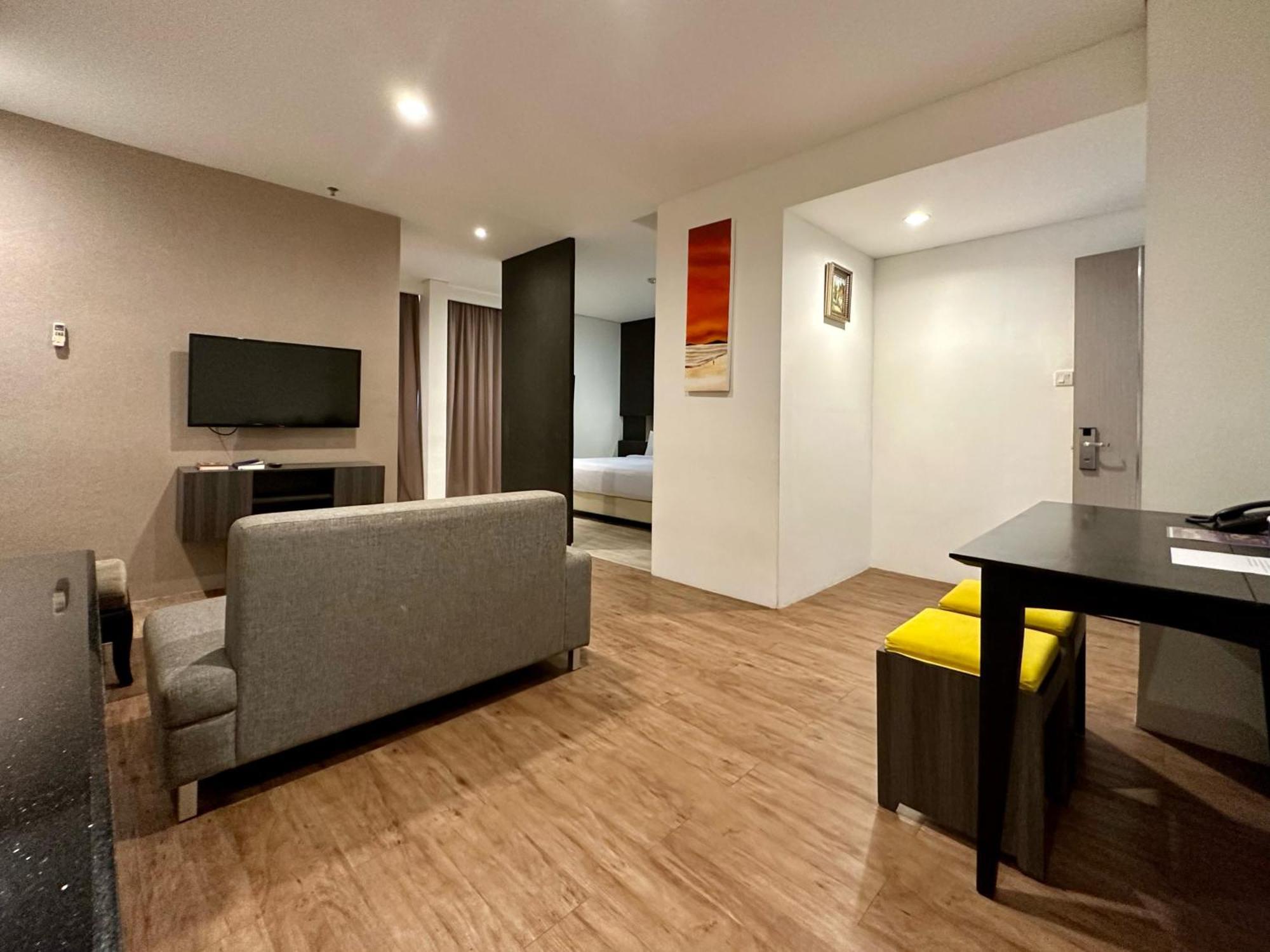 Yasmin Hotel Karawaci Tangerang Kültér fotó