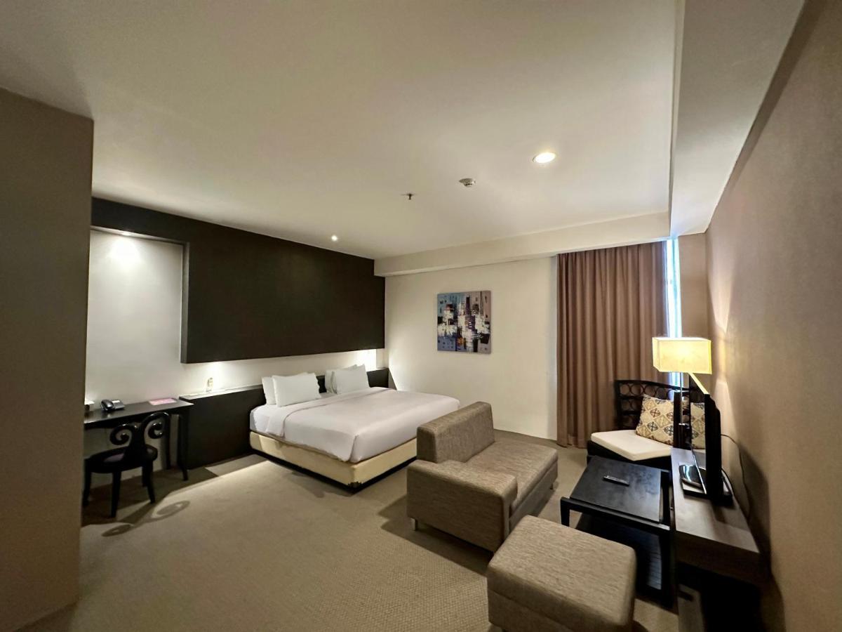 Yasmin Hotel Karawaci Tangerang Kültér fotó