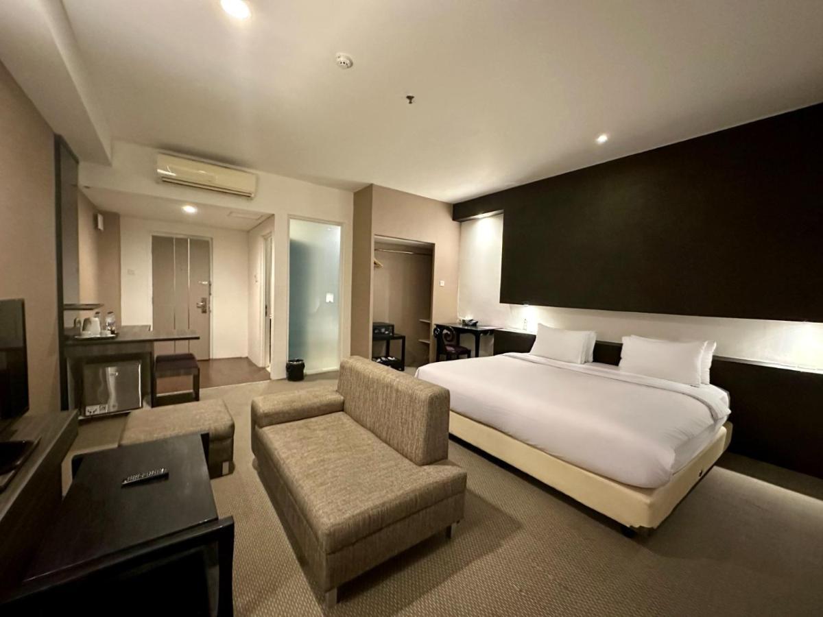 Yasmin Hotel Karawaci Tangerang Kültér fotó