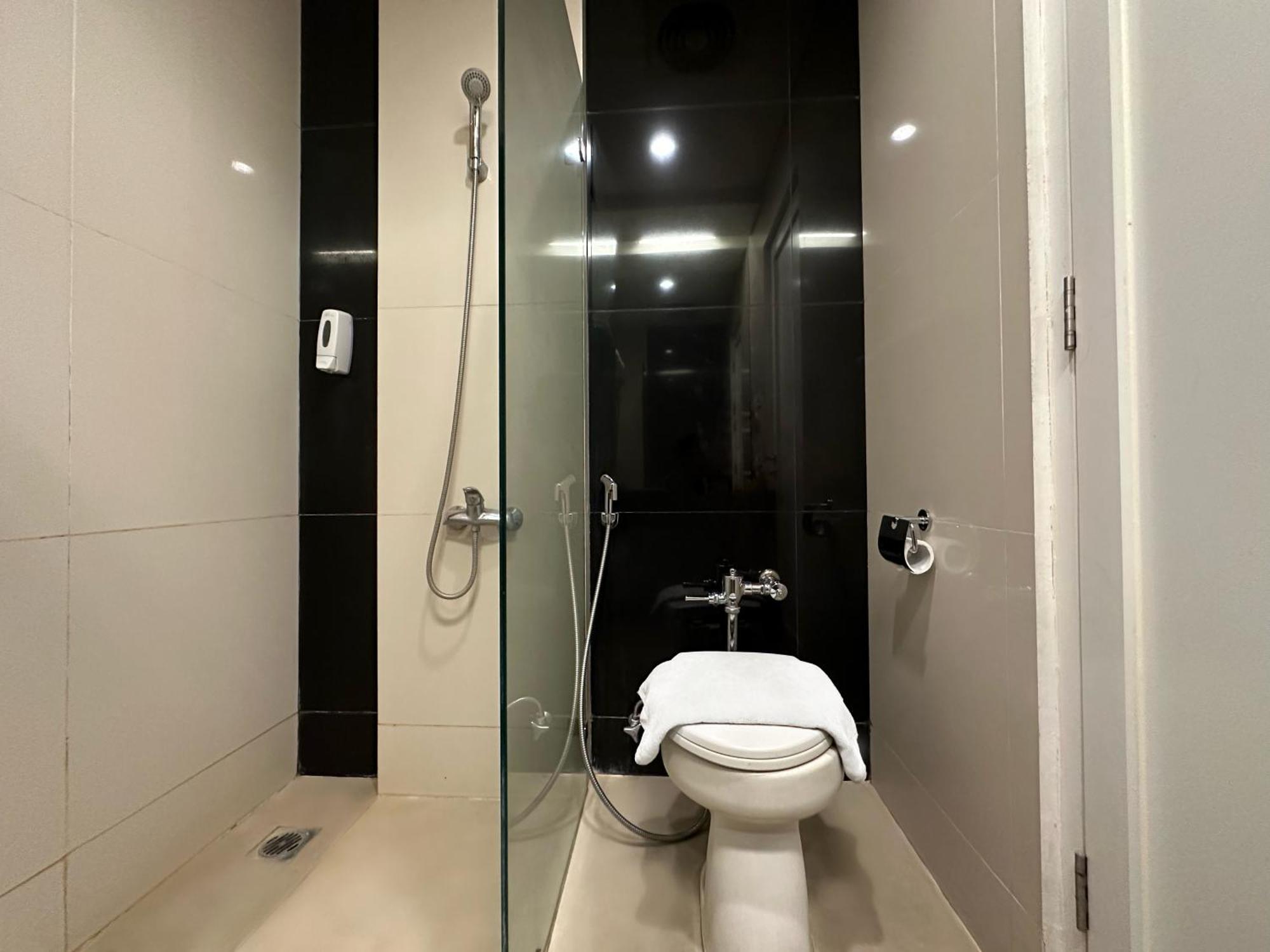 Yasmin Hotel Karawaci Tangerang Kültér fotó