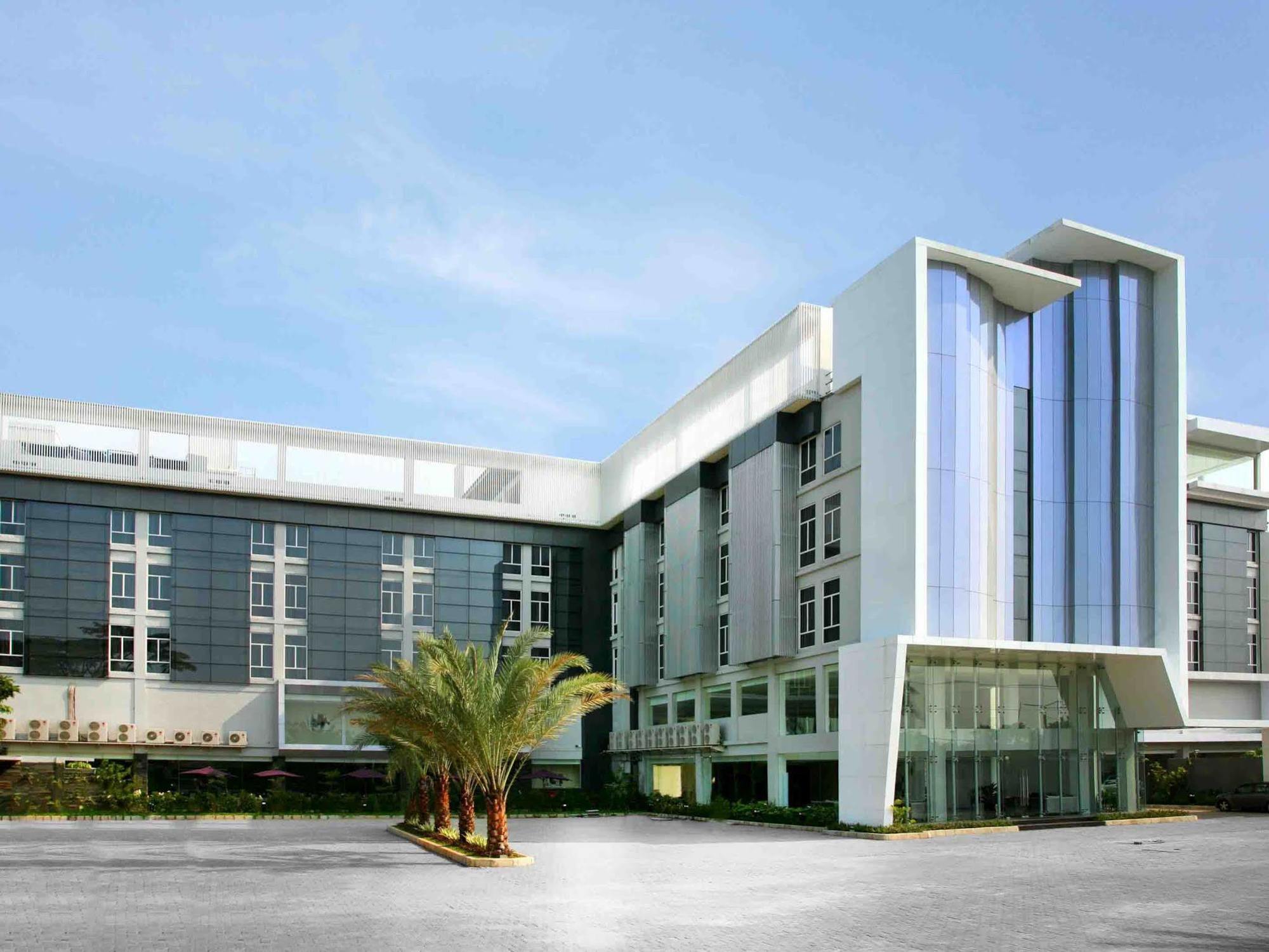 Yasmin Hotel Karawaci Tangerang Kültér fotó